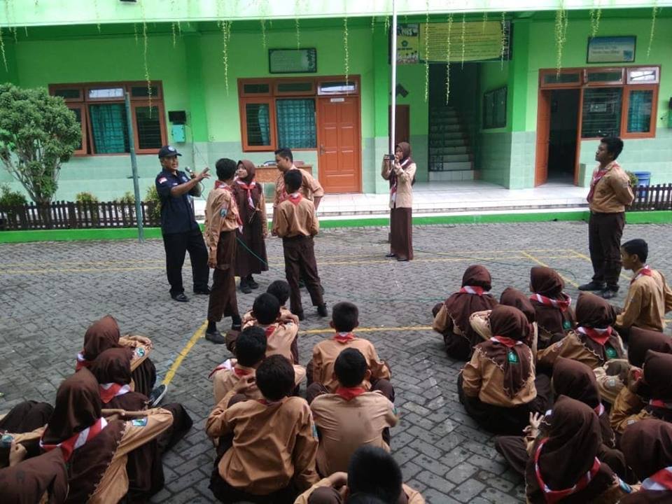DISEMINASI INFORMASI P4GN MELALUI SOSIALISASI KEPADA PELAJAR DISEMINASI INFORMASI P4GN MELALUI SOSIALISASI KEPADA PELAJAR
