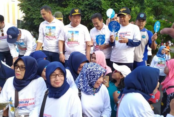 DISEMINASI INFORMASI P4GN KEPADA WARGA SIDOARJO DALAM RANGKA CAR FREE DAY DAN DEKLARASI TOLAK KERUSUHAN DISEMINASI INFORMASI P4GN KEPADA WARGA SIDOARJO DALAM RANGKA CAR FREE DAY DAN DEKLARASI TOLAK KERUSUHAN