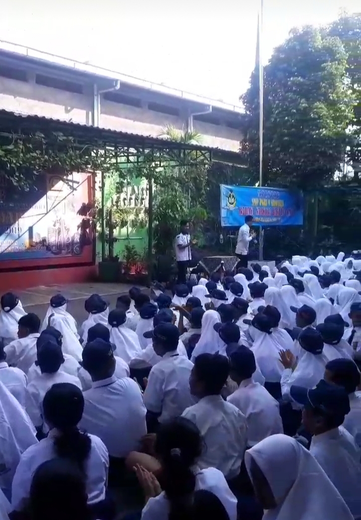 DISEMINASI INFORMASI P4GN MELALUI SOSIALISASI KEPADA SISWA-SISWI BARU PADA KEGIATAN MASA PENGENALAN LINGKUNGAN SEKOLAH (MPLS) DI SMP PGRI 9 SIDOARJO DISEMINASI INFORMASI P4GN MELALUI SOSIALISASI KEPADA SISWA-SISWI BARU PADA KEGIATAN MASA PENGENALAN LINGKUNGAN SEKOLAH (MPLS) DI SMP PGRI 9 SIDOARJO