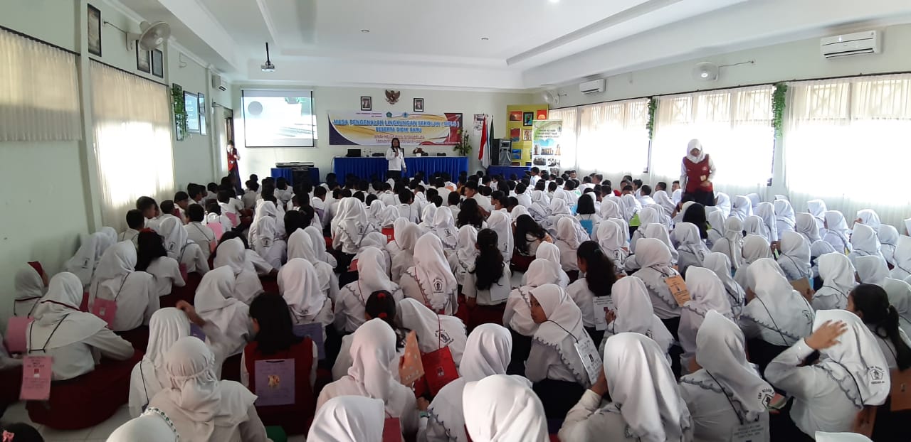 SOSIALISASI KEPADA SISWA-SISWI BARU PADA KEGIATAN MPLS DI SMPN 6 SIDOARJO SOSIALISASI KEPADA SISWA-SISWI BARU PADA KEGIATAN MPLS DI SMPN 6 SIDOARJO