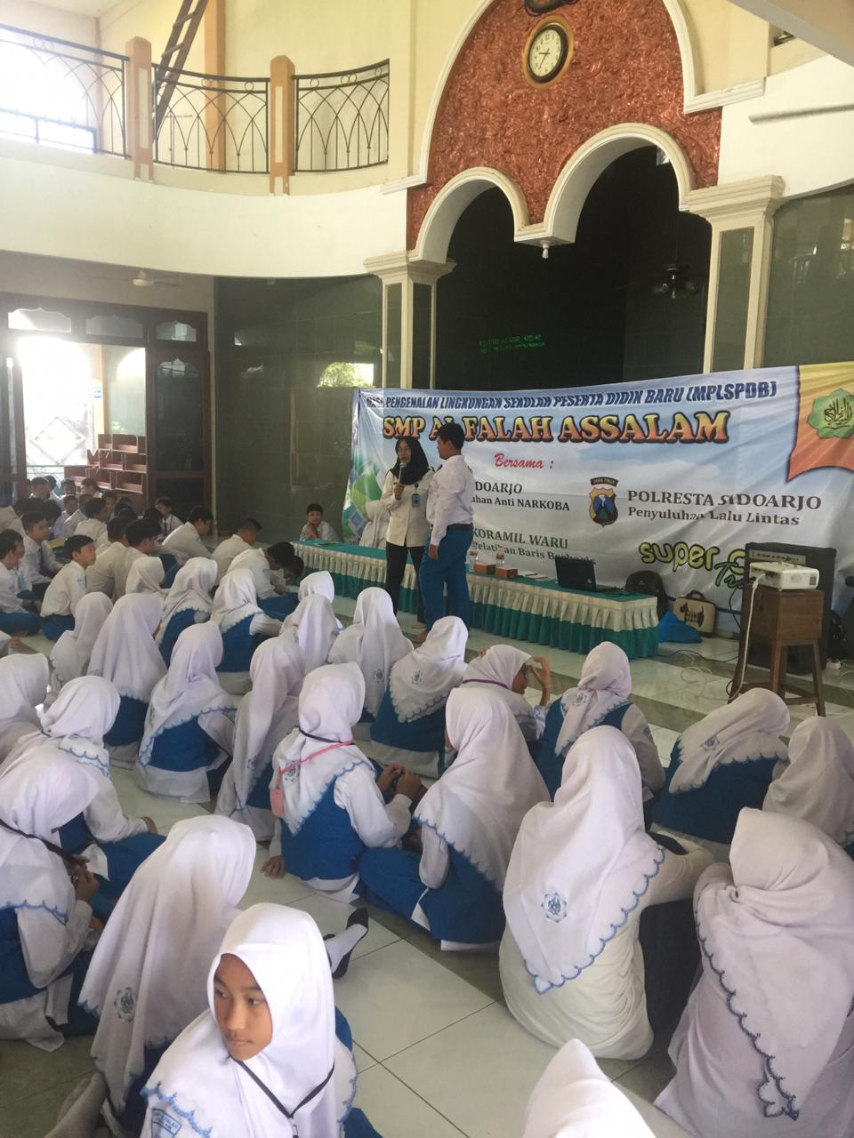 SOSIALISASI KEPADA SISWA-SISWI BARU PADA KEGIATAN MPLS DI SMP Al FALLAH ASSALAM KEC. SEDATI SOSIALISASI KEPADA SISWA-SISWI BARU PADA KEGIATAN MPLS DI SMP Al FALLAH ASSALAM KEC. SEDATI