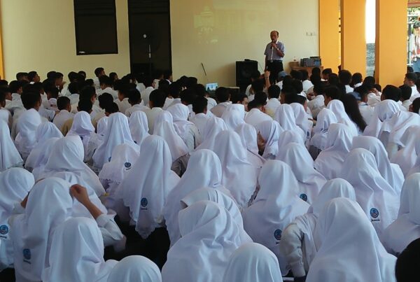 SOSIALISASI KEPADA SISWA-SISWI BARU PADA KEGIATAN MPLS DI SMA NEGERI 4 SIDOARJO