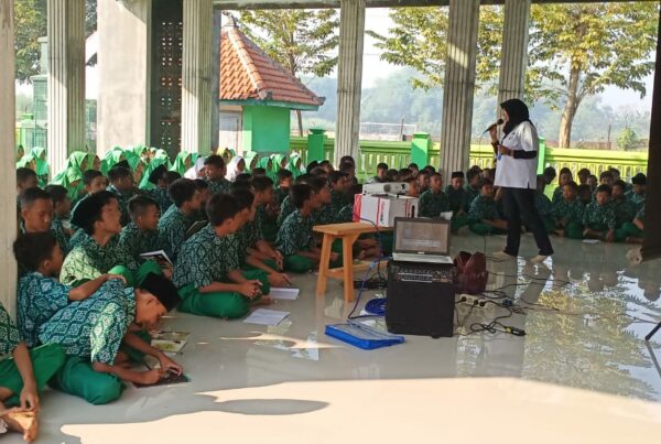 SOSIALISASI KEPADA SISWA-SISWI BARU PADA KEGIATAN MPLS DI MTS NU DURUNGBEDUG CANDI