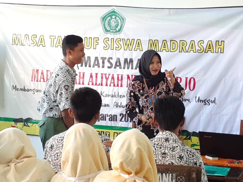 SOSIALISASI KEPADA SISWA-SISWI BARU PADA KEGIATAN MPLS DI SMA NU SIDOARJO SOSIALISASI KEPADA SISWA-SISWI BARU PADA KEGIATAN MPLS DI SMA NU SIDOARJO