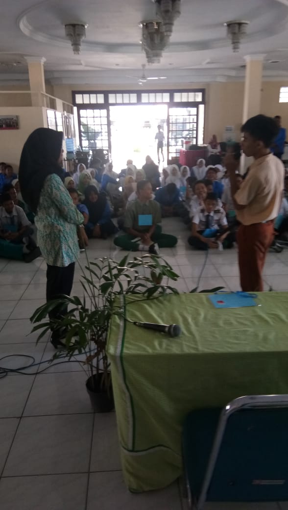 SOSIALISASI KEPADA SISWA-SISWI BARU PADA KEGIATAN MPLS DI SMK DIAN INDONESIA SIDOARJO SOSIALISASI KEPADA SISWA-SISWI BARU PADA KEGIATAN MPLS DI SMK DIAN INDONESIA SIDOARJO