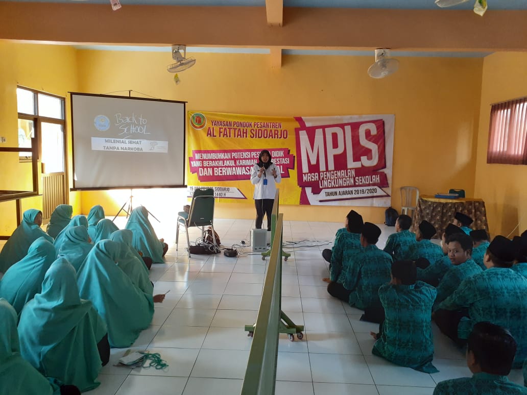 SOSIALISASI KEPADA SISWA-SISWI BARU PADA KEGIATAN MPLS DI SMA AL FATTAH SOSIALISASI KEPADA SISWA-SISWI BARU PADA KEGIATAN MPLS DI SMA AL FATTAH