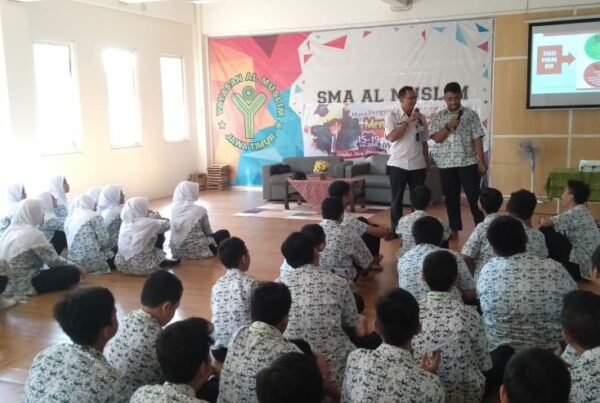 SOSIALISASI KEPADA SISWA-SISWI BARU PADA KEGIATAN MPLS DI SMA AL MUSLIM, WARU