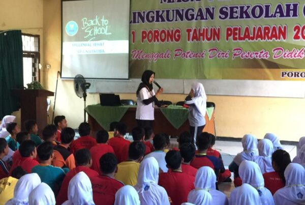 SOSIALISASI KEPADA SISWA-SISWI BARU PADA KEGIATAN MPLS DI SMAN 1 PORONG