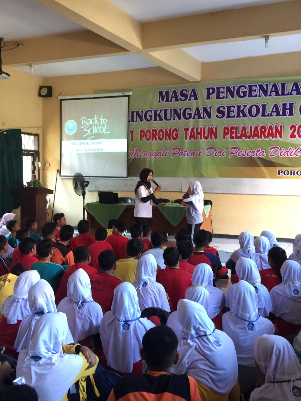 SOSIALISASI KEPADA SISWA-SISWI BARU PADA KEGIATAN MPLS DI SMAN 1 PORONG SOSIALISASI KEPADA SISWA-SISWI BARU PADA KEGIATAN MPLS DI SMAN 1 PORONG