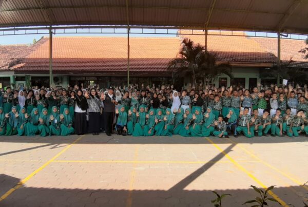 SOSIALISASI KEPADA SISWA-SISWI BARU PADA KEGIATAN MPLS DI SMPN 1 GEDANGAN