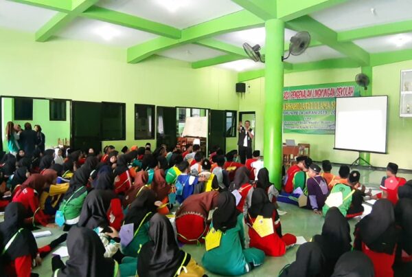 SOSIALISASI KEPADA SISWA-SISWI BARU PADA KEGIATAN MPLS DI SMK PLUS NU SIDOARJO