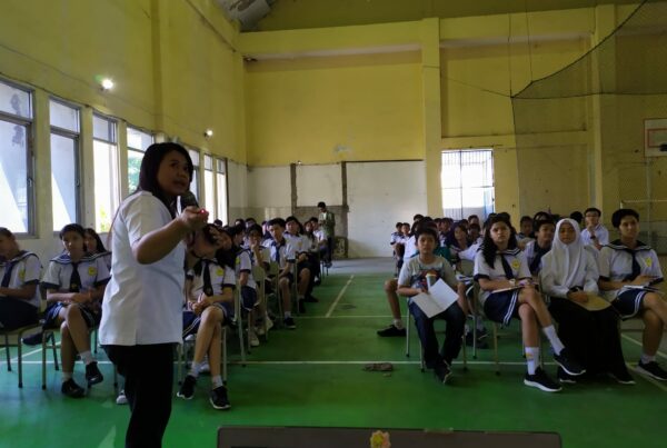 SOSIALISASI KEPADA SISWA-SISWI BARU PADA KEGIATAN MPLS DI SMP dan SMA MUTIARA BUNDA SIDOARJO SOSIALISASI KEPADA SISWA-SISWI BARU PADA KEGIATAN MPLS DI SMP dan SMA MUTIARA BUNDA SIDOARJO