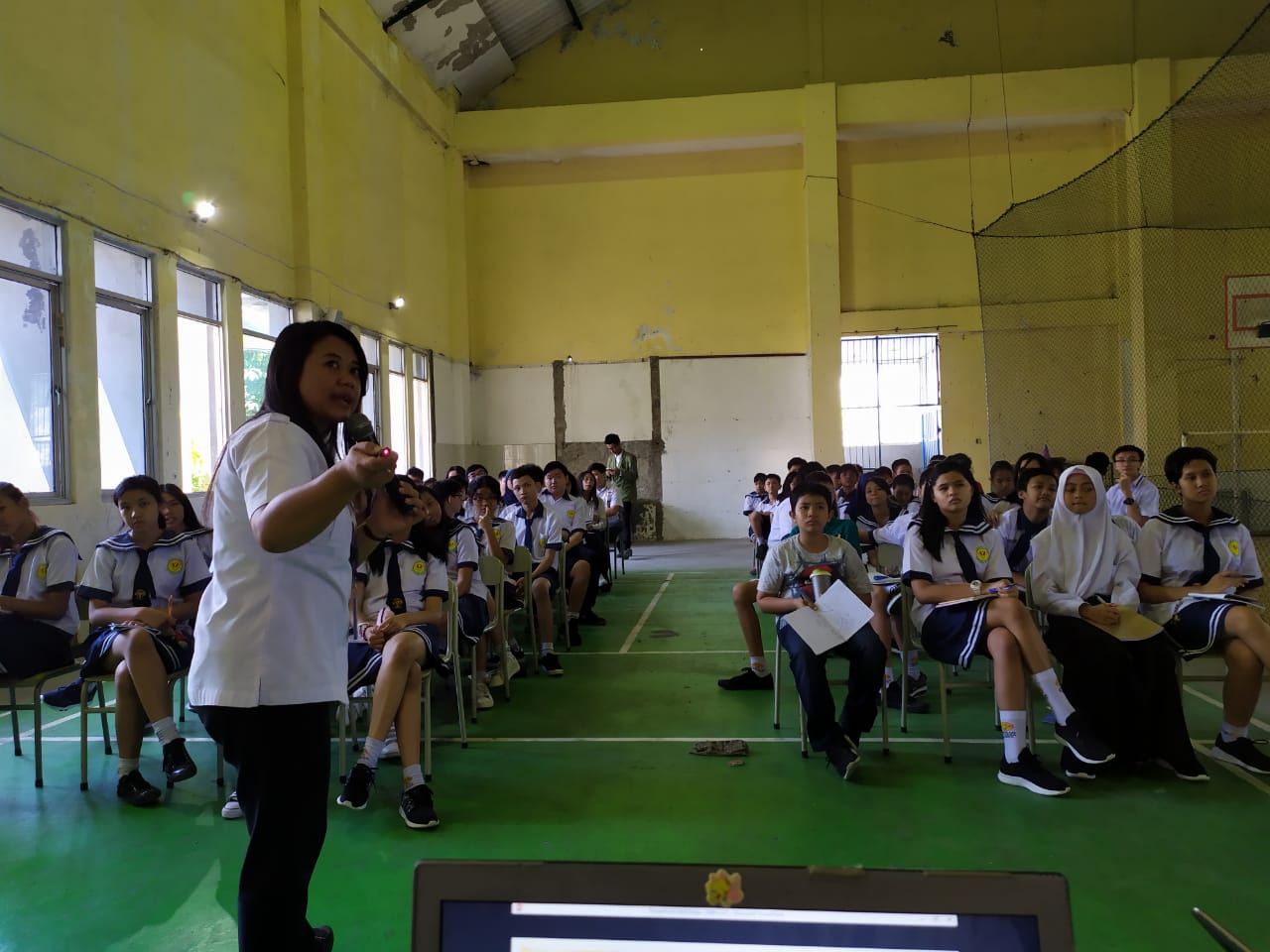 SOSIALISASI KEPADA SISWA-SISWI BARU PADA KEGIATAN MPLS DI SMP dan SMA MUTIARA BUNDA SIDOARJO SOSIALISASI KEPADA SISWA-SISWI BARU PADA KEGIATAN MPLS DI SMP dan SMA MUTIARA BUNDA SIDOARJO