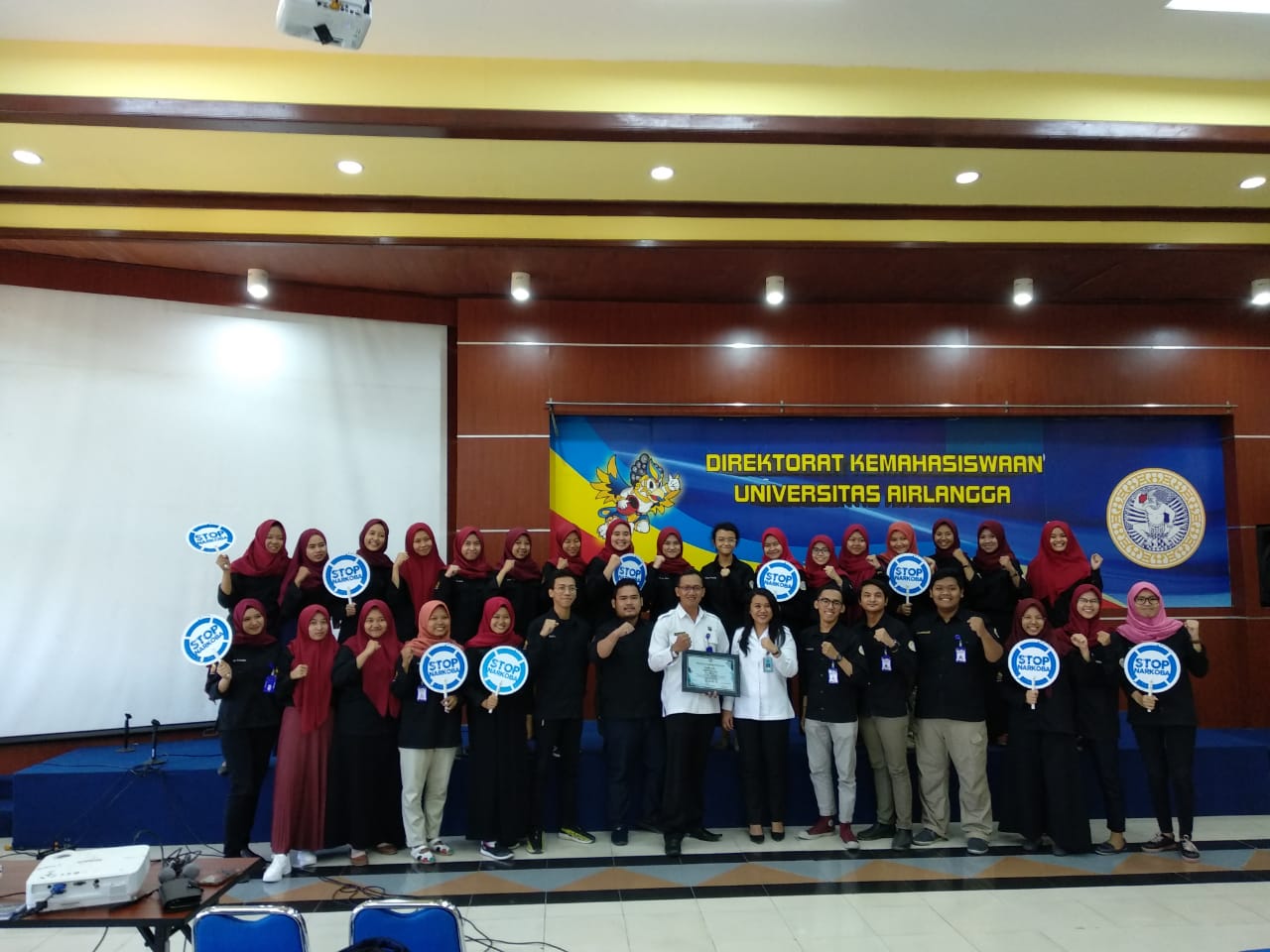DISEMINASI INFORMASI P4GN DI LINGKUNGAN MAHASISWA UKM MAPANZA UNAIR DISEMINASI INFORMASI P4GN DI LINGKUNGAN MAHASISWA UKM MAPANZA UNAIR
