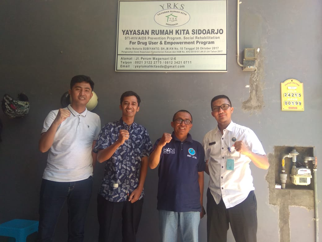 KUNJUNGAN KE LEMBAGA REHABILITASI KOMPONEN MASYARAKAT YAYASAN REHABILITASI SOSIAL RUMAH KITA KUNJUNGAN KE LEMBAGA REHABILITASI KOMPONEN MASYARAKAT YAYASAN REHABILITASI SOSIAL RUMAH KITA
