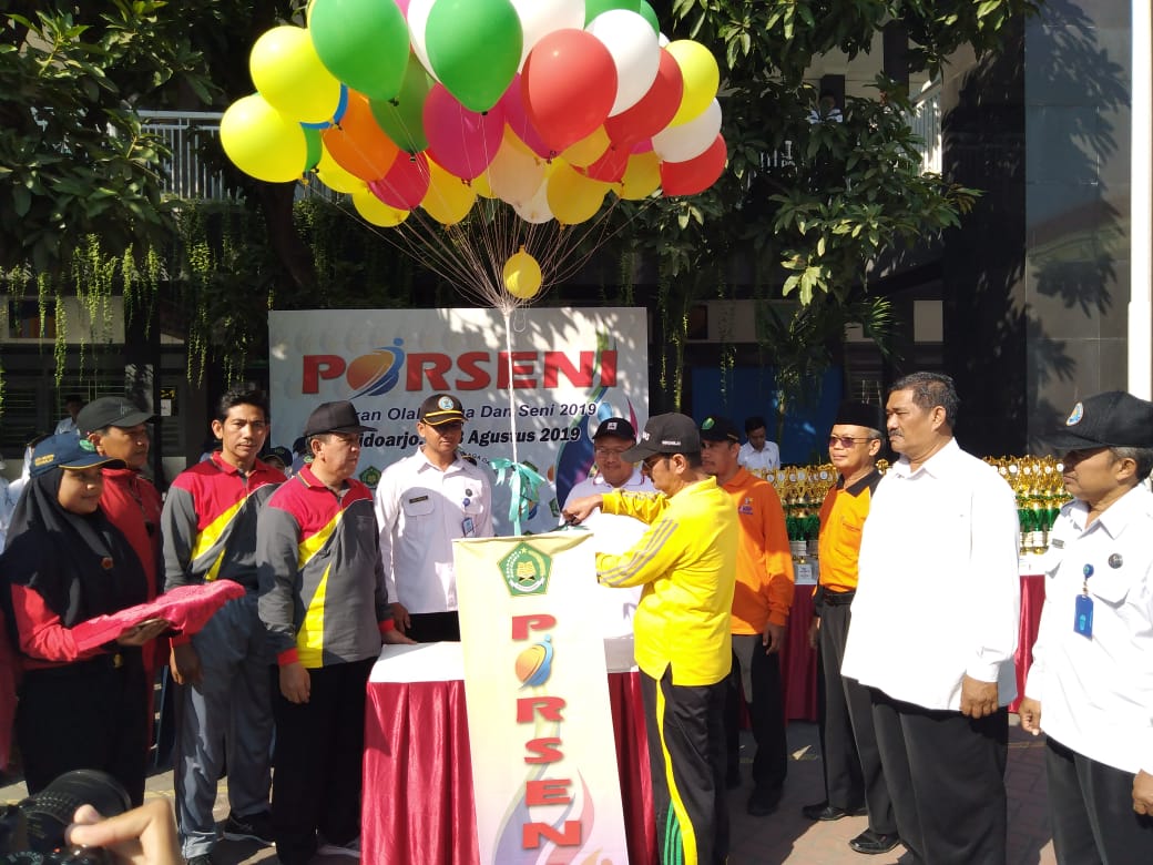 PEMBUKAAN PORSENI SE-KKM (KELOMPOK KERJA MADRASAH) SIDOARJO PEMBUKAAN PORSENI SE-KKM (KELOMPOK KERJA MADRASAH) SIDOARJO