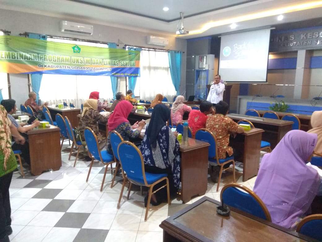 DISEMINASI INFORMASI P4GN MELALUI SOSIALISASI P4GN PADA ACARA PEMBINAAN PROGRAM UKS/M DAN LINTAS SEKTOR DINAS KESEHATAN KABUPATEN SIDOARJO DISEMINASI INFORMASI P4GN MELALUI SOSIALISASI P4GN PADA ACARA PEMBINAAN PROGRAM UKS/M DAN LINTAS SEKTOR DINAS KESEHATAN KABUPATEN SIDOARJO