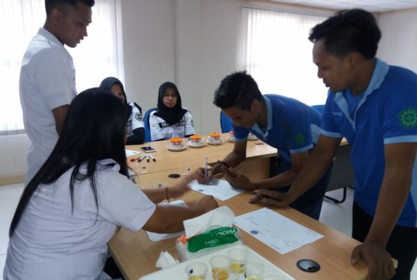 KEGIATAN TES URIN KEPADA INSTANSI SWASTA DI PT. MAYORA, SIDOARJO