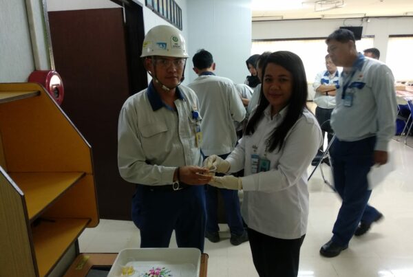 KEGIATAN TES URIN KEPADA INSTANSI SWASTA DI PT. ASAHIMAS FLAT GLAS