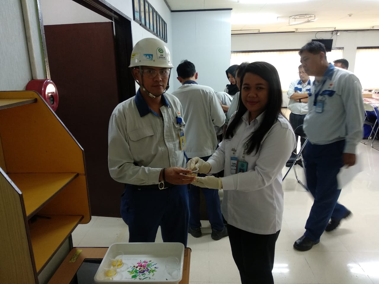 KEGIATAN TES URIN KEPADA INSTANSI SWASTA DI PT. ASAHIMAS FLAT GLAS KEGIATAN TES URIN KEPADA INSTANSI SWASTA DI PT. ASAHIMAS FLAT GLAS