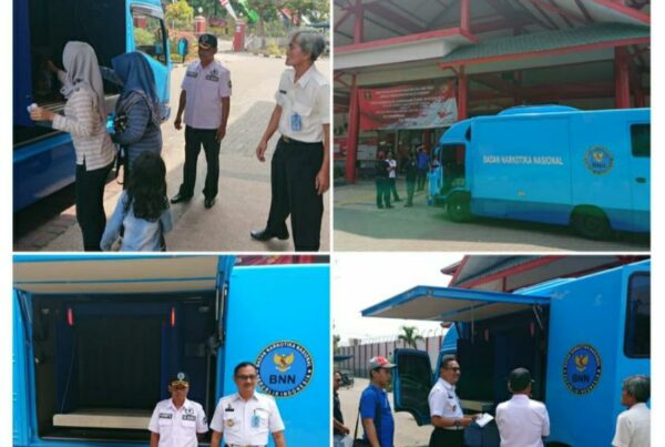 PEMERIKSAAN BARANG BAWAAN PENGUNJUNG YANG BESUK NARAPIDANA (PENGHUNI LAPAS) LEMBAGA PEMASYARAKATAN KLAS 1 SURABAYA DI PORONG