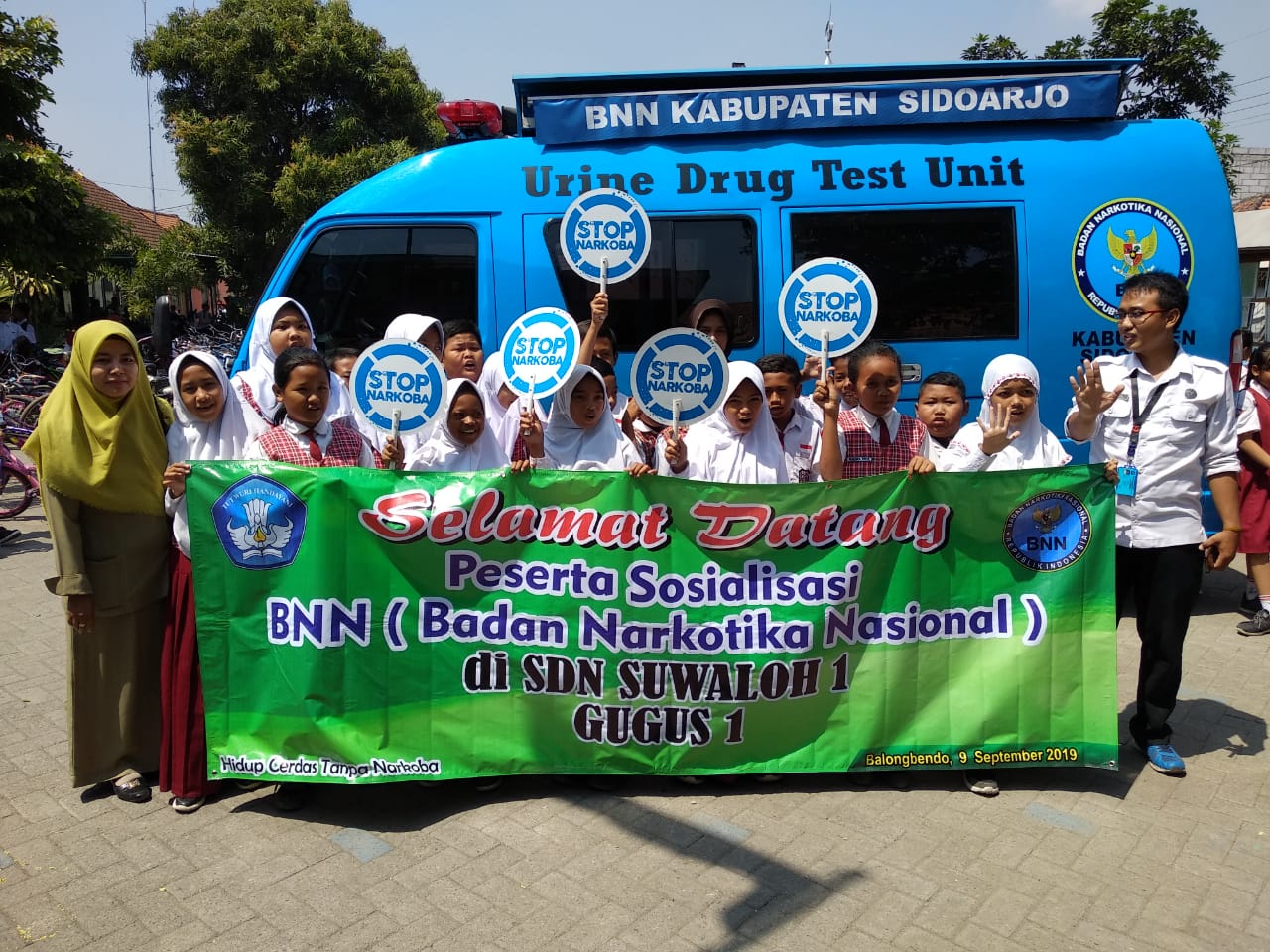 DISEMINASI INFORMASI P4GN MELALUI SOSIALISASI KEPADA MILENIAL SD MENUJU INDONESIA EMAS DI SDN SUWALUH 1 KEC. BALONGBENDO KAB. SIDOARJO DISEMINASI INFORMASI P4GN MELALUI SOSIALISASI KEPADA MILENIAL SD MENUJU INDONESIA EMAS DI SDN SUWALUH 1 KEC. BALONGBENDO KAB. SIDOARJO
