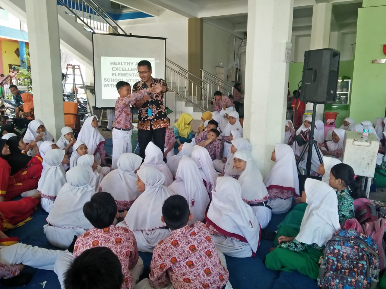SOSIALISASI BAHAYA NARKOBA BAGI PELAJAR SD DI KECAMATAN SEDATI KABUPATEN SIDOARJO SOSIALISASI BAHAYA NARKOBA BAGI PELAJAR SD DI KECAMATAN SEDATI KABUPATEN SIDOARJO