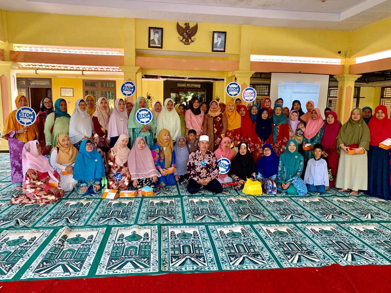 SOSIALISASI BAHAYA NARKOBA DAN PENGAJIAN RUTIN BAGI JAMA'AH AR-ROHMAH DI BALAI KELURAHAN PUCANG KEC. SIDOARJO KABUPATEN SIDOARJO SOSIALISASI BAHAYA NARKOBA DAN PENGAJIAN RUTIN BAGI JAMA'AH AR-ROHMAH DI BALAI KELURAHAN PUCANG KEC. SIDOARJO KABUPATEN SIDOARJO