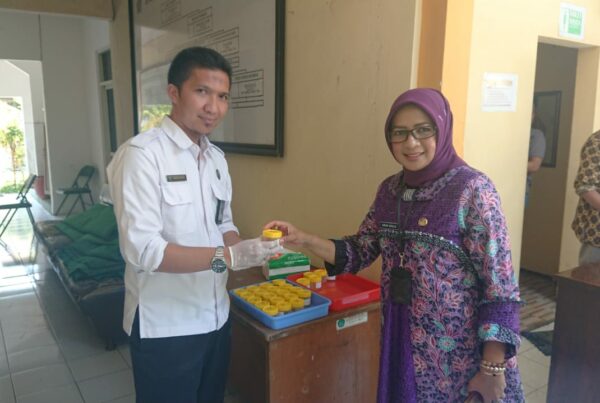 TES URINE BAGI PEGAWAI KECAMATAN PRAMBON TES URINE BAGI PEGAWAI KECAMATAN PRAMBON
