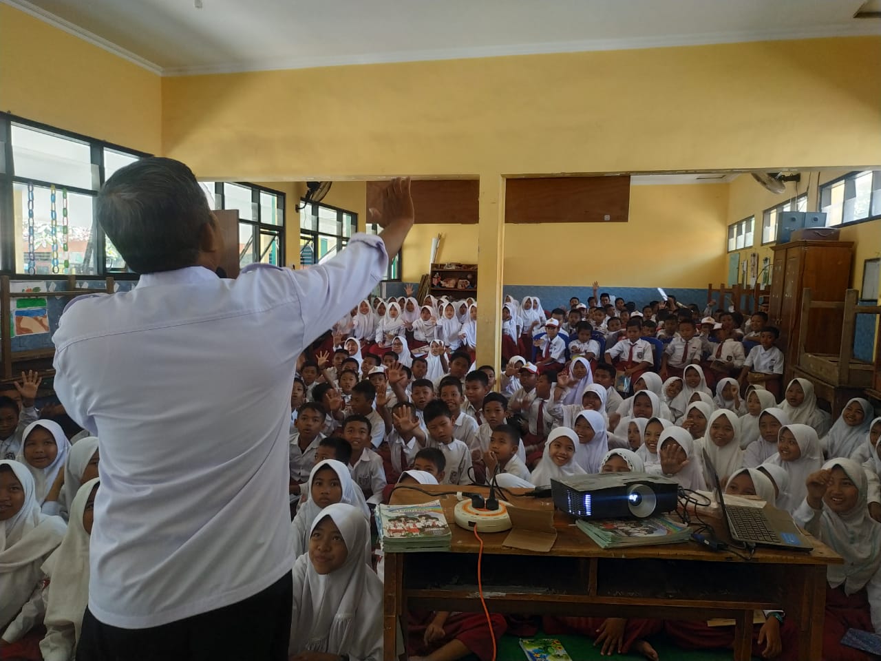 DISEMINASI INFORMASI P4GN MELALUI TATAPMUKA KEPADA PELAJAR SDN SEMAMBUNG, SDN KEDUNG PANDAN I & SDN KEDUNG PANDAN II KEC. JABON. KAB. SIDOARJO DISEMINASI INFORMASI P4GN MELALUI TATAPMUKA KEPADA PELAJAR SDN SEMAMBUNG, SDN KEDUNG PANDAN I & SDN KEDUNG PANDAN II KEC. JABON. KAB. SIDOARJO