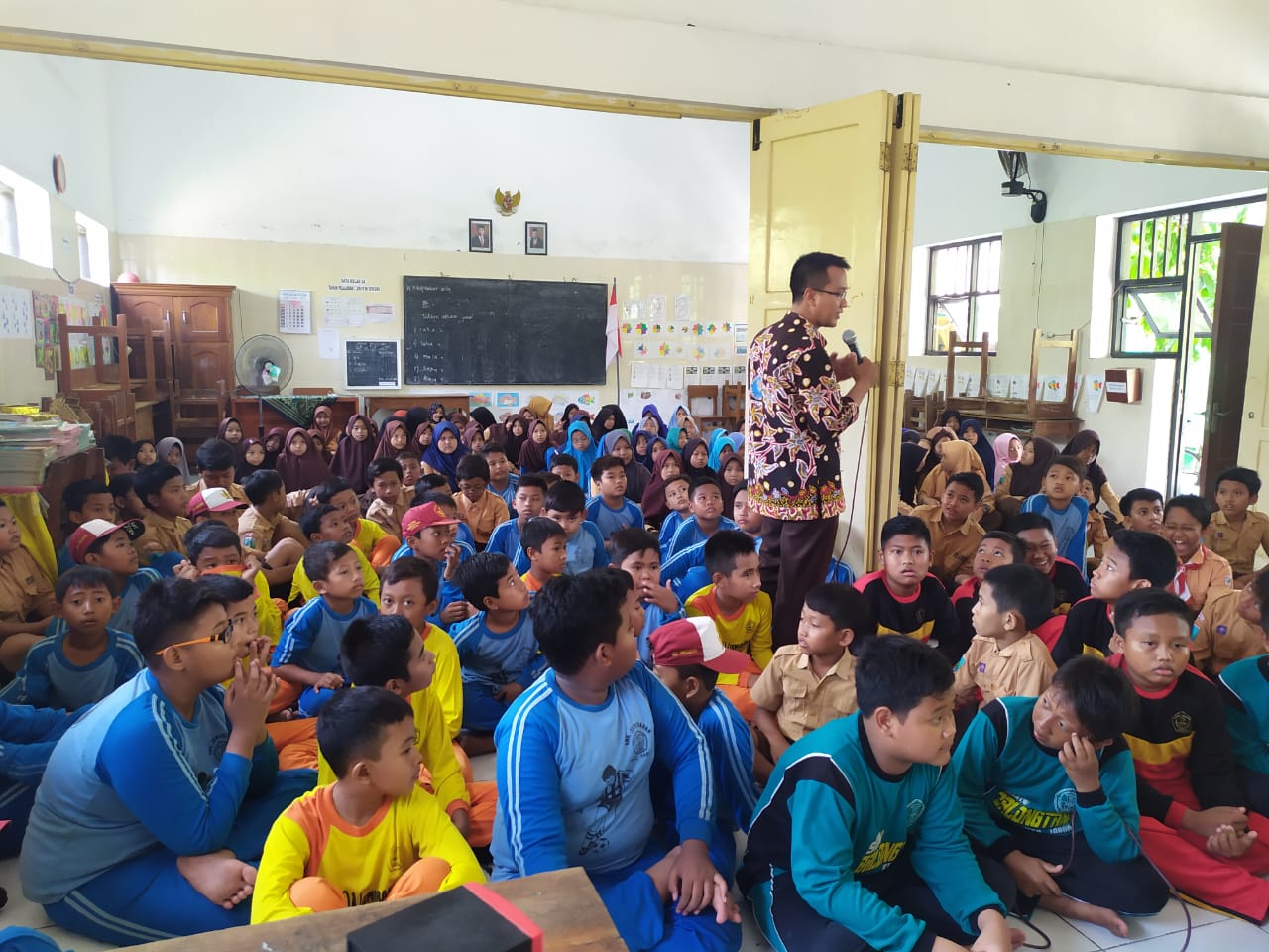DISEMINASI INFORMASI P4GN MELALUI TATAPMUKA KEPADA PELAJAR SDN JEMIRAHAN DAN SDN BALONG TANI KEC. JABON KAB. SIDOARJO DISEMINASI INFORMASI P4GN MELALUI TATAPMUKA KEPADA PELAJAR SDN JEMIRAHAN DAN SDN BALONG TANI KEC. JABON KAB. SIDOARJO