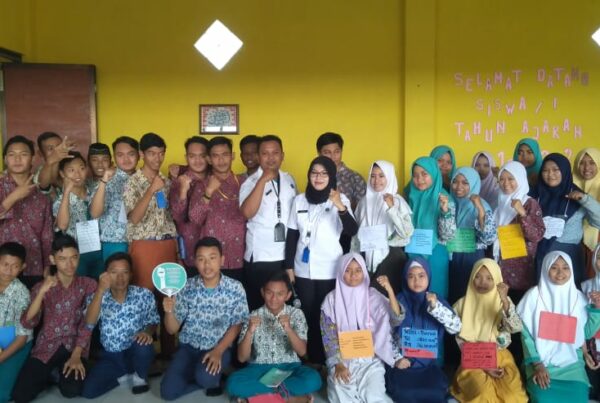 SOSIALISASI KEPADA SISWA-SISWI BARU PADA KEGIATAN MPLS DI SMA WACHID HASYIM 3 SEDATI