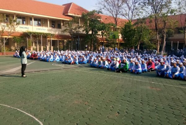 SOSIALISASI KEPADA SISWA-SISWI BARU PADA KEGIATAN MPLS DI SMA HANG TUAH 2 SIDOARJO