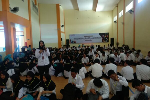SOSIALISASI KEPADA SISWA-SISWI BARU PADA KEGIATAN MPLS DI SMAN 1 TAMAN, SIDOARJO