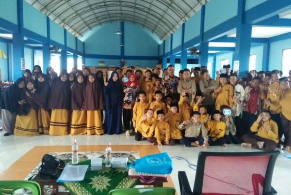 SOSIALISASI KEPADA SISWA-SISWI BARU PADA KEGIATAN MPLS DI SMP MUHAMMADIYAH 9 TANGGULANGIN SOSIALISASI KEPADA SISWA-SISWI BARU PADA KEGIATAN MPLS DI SMP MUHAMMADIYAH 9 TANGGULANGIN