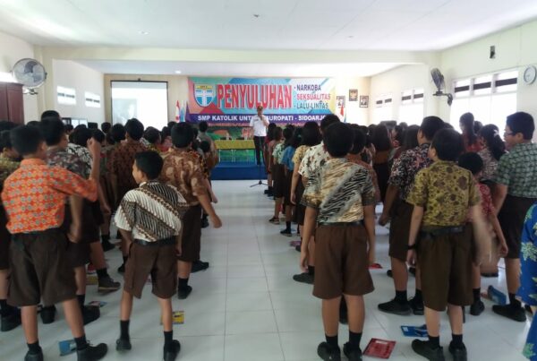 DISEMINASI INFORMASI P4GN MELALUI TATAP MUKA KEPADA PELAJAR DI SMPK UNTUNG SUROPATI, SIDOARJO DISEMINASI INFORMASI P4GN MELALUI TATAP MUKA KEPADA PELAJAR DI SMPK UNTUNG SUROPATI, SIDOARJO