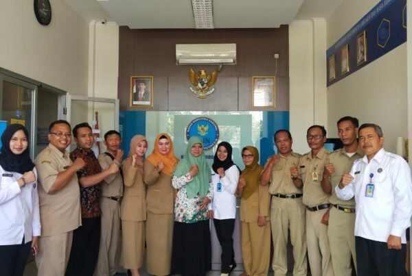 MONITORING DAN EVALUASI PROGRAM PEMBERDAYAAN MASYARAKAT DI LINGKUNGAN PENDIDIKAN