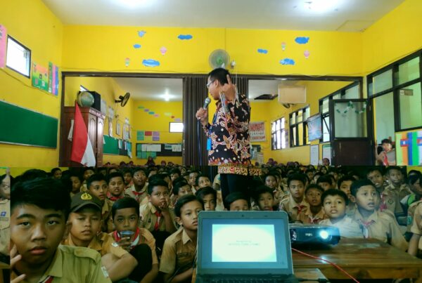 SOSIALISASI BAHAYA NARKOBA BAGI PELAJAR SD DI KECAMATAN BUDURAN KABUPATEN SIDOARJO