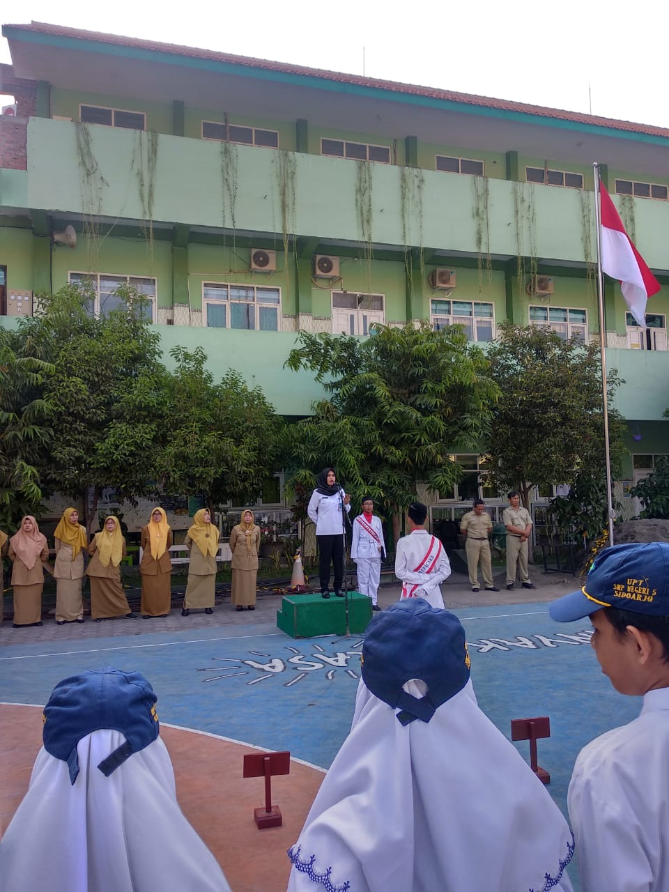 DISEMINASI INFORMASI P4GN MELALUI TATAP MUKA SEBAGAI INSPEKTUR UPACARA DI SMPN 5 SIDOARJO DISEMINASI INFORMASI P4GN MELALUI TATAP MUKA SEBAGAI INSPEKTUR UPACARA DI SMPN 5 SIDOARJO