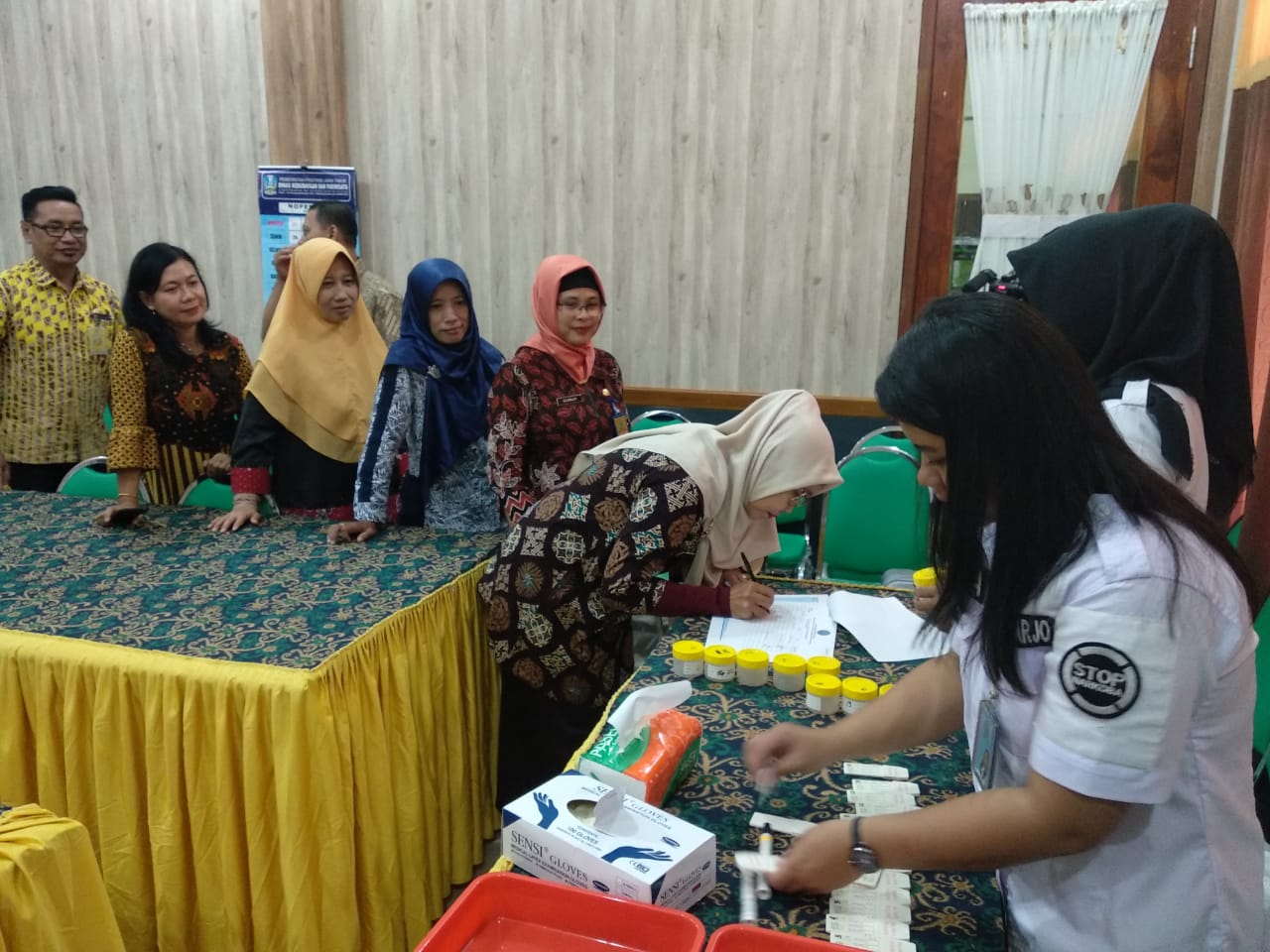 TES URINE DI DINAS PEMUDA OLAHRAGA DAN PARIWISATA KAB. SIDOARJO TES URINE DI DINAS PEMUDA OLAHRAGA DAN PARIWISATA KAB. SIDOARJO
