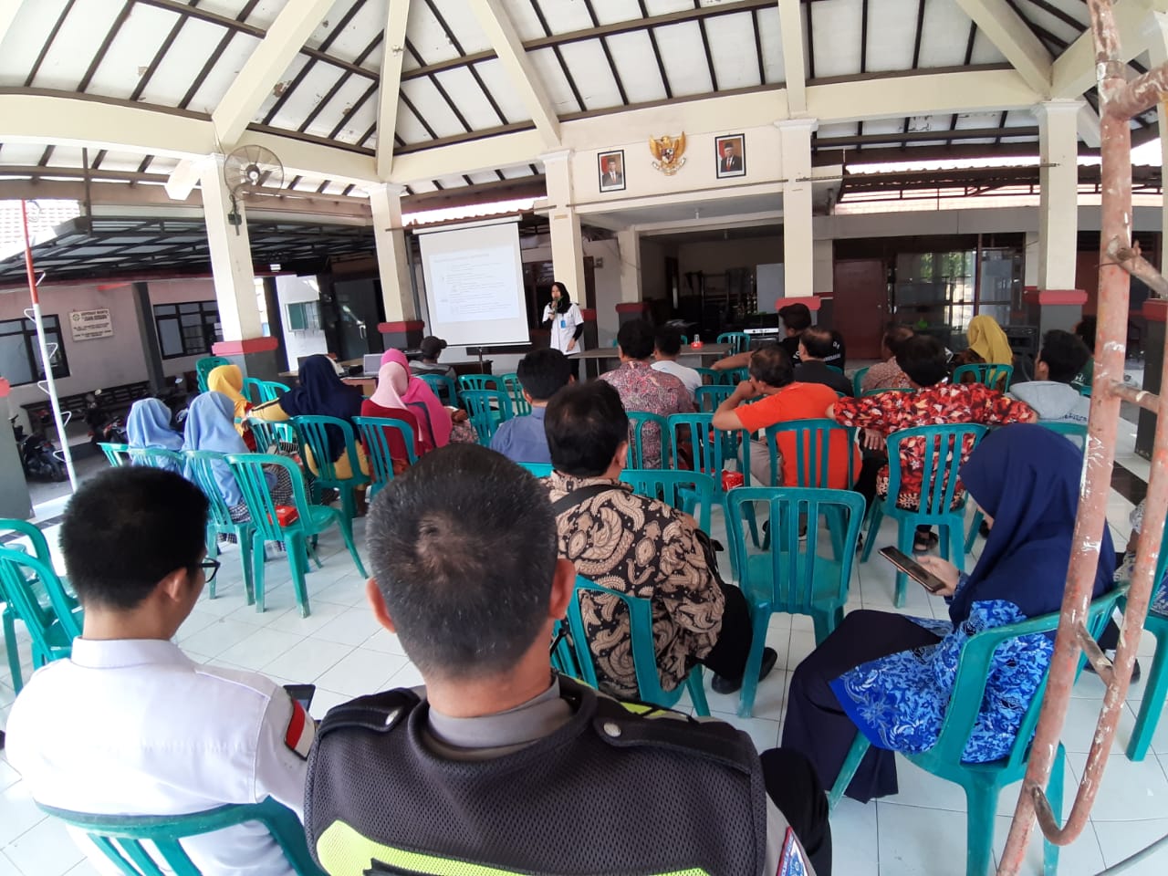 DISEMINASI INFORMASI P4GN MELALUI TATAP MUKA KEPADA MASYARAKAT KEC. KRIAN KAB. SIDOARJO DISEMINASI INFORMASI P4GN MELALUI TATAP MUKA KEPADA MASYARAKAT KEC. KRIAN KAB. SIDOARJO