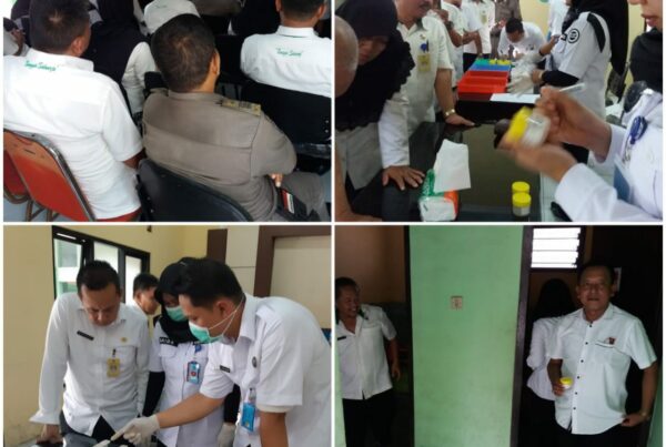 PEMERIKSAAN URINE SKRINING DI KECAMATAN PORONG, KABUPATEN SIDOARJO