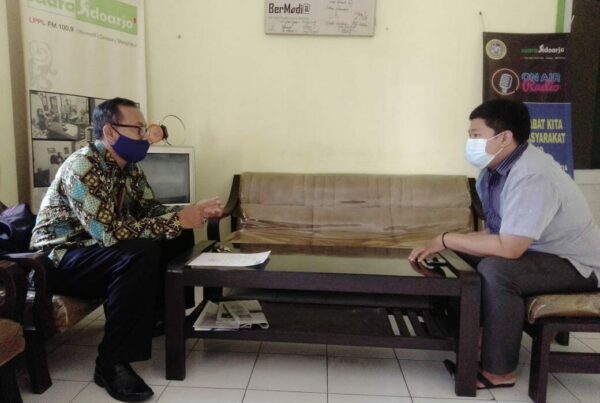 KOORDINASI KEGIATAN TALKSHOW TERKAIT DENGAN RADIO SWARA SIDOARJO