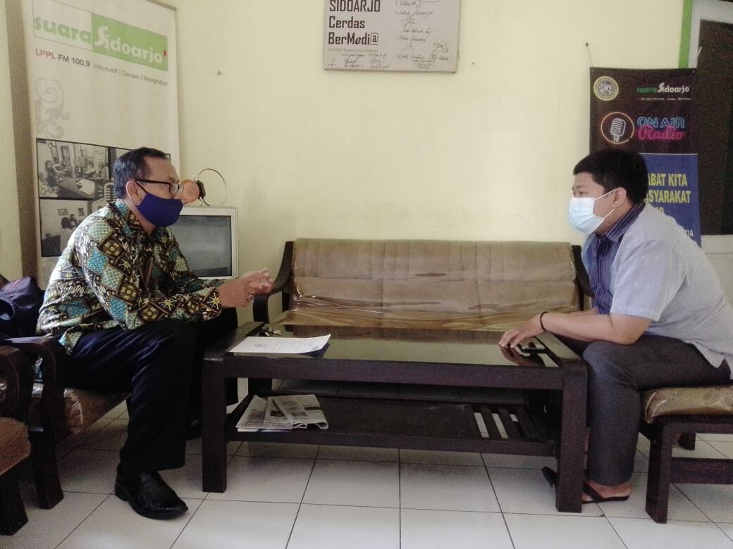 KOORDINASI KEGIATAN TALKSHOW TERKAIT DENGAN RADIO SWARA SIDOARJO KOORDINASI KEGIATAN TALKSHOW TERKAIT DENGAN RADIO SWARA SIDOARJO