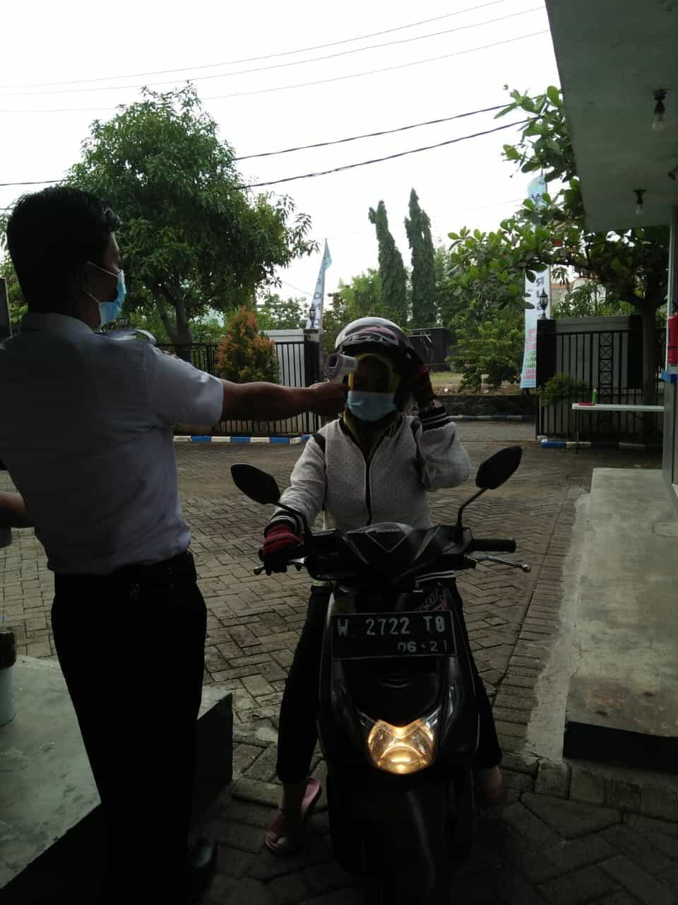 PELAKSANAAN SOP PROTOKOL KESEHATAN COVID-19 BNNK SIDOARJO PELAKSANAAN SOP PROTOKOL KESEHATAN COVID-19 BNNK SIDOARJO