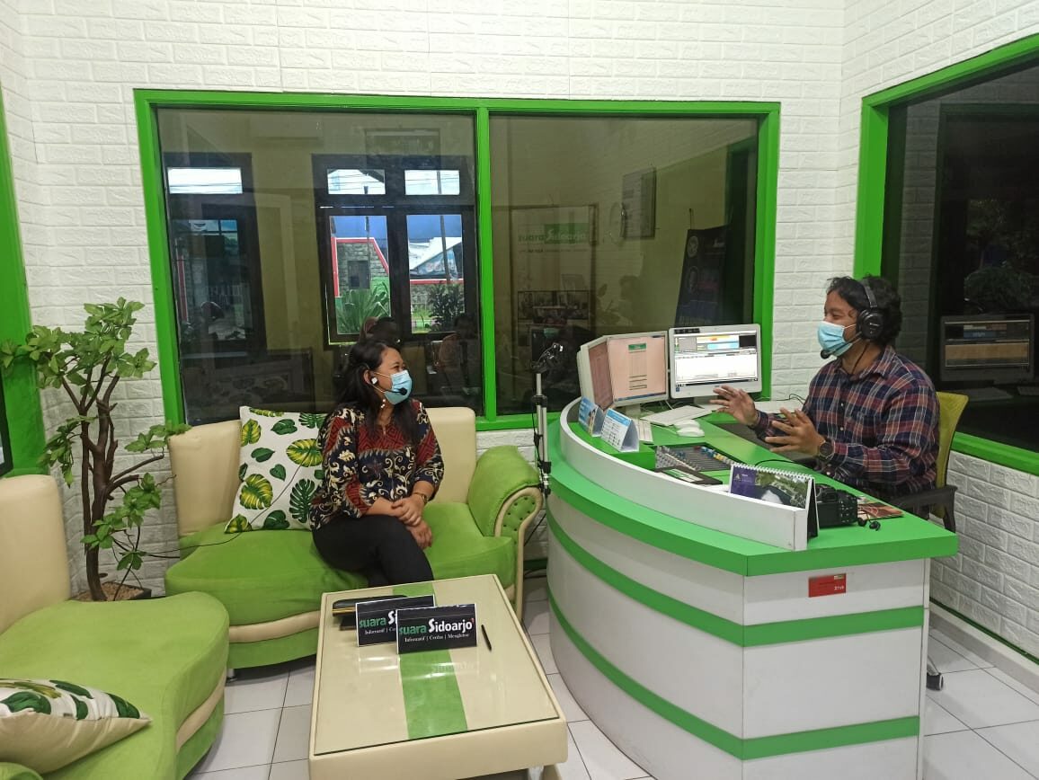 KAMPANYE “WAR ON DRUGS” MELALUI HIMBAUAN DI RADIO SUARA SIDOARJO OLEH SEKSI P2M KAMPANYE “WAR ON DRUGS” MELALUI HIMBAUAN DI RADIO SUARA SIDOARJO OLEH SEKSI P2M