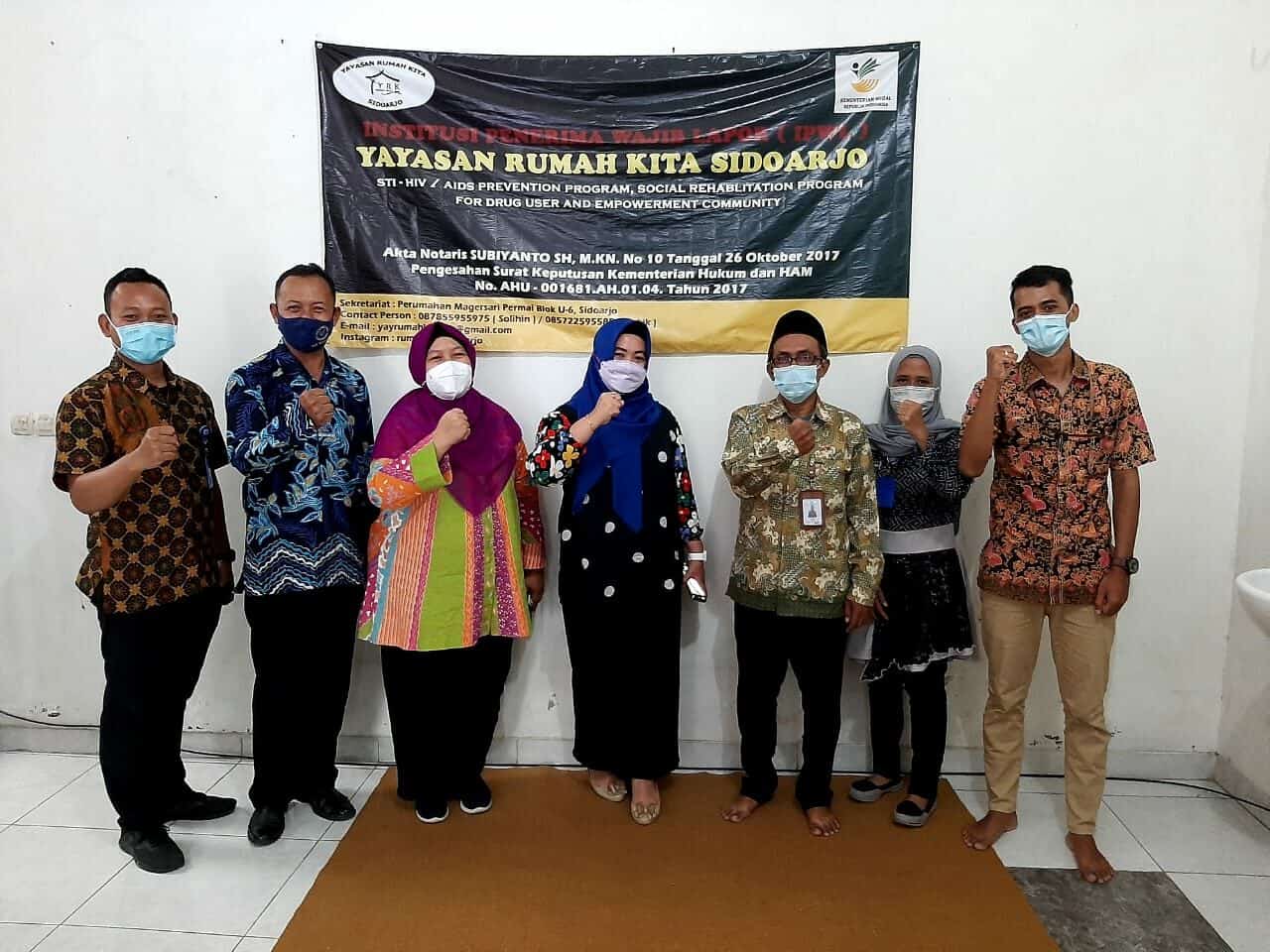 KUNJUNGAN KERJA TIM REHABILITASI BNN RI TERKAIT SNI LAYANAN DI LRKM YAYASAN RUMAH KITA SIDOARJO KUNJUNGAN KERJA TIM REHABILITASI BNN RI TERKAIT SNI LAYANAN DI LRKM YAYASAN RUMAH KITA SIDOARJO