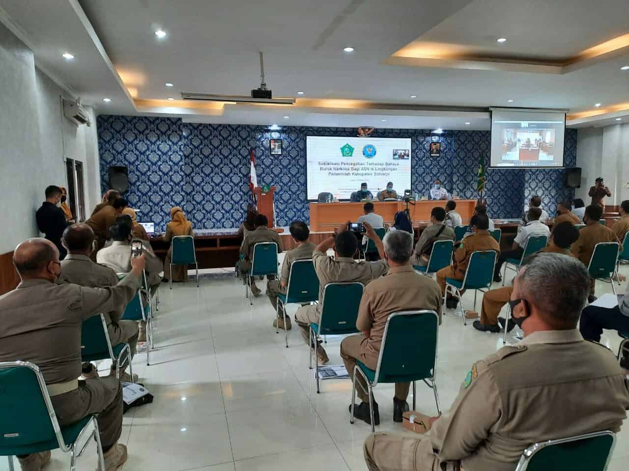 SOSIALISASI BAHAYA NARKOBA KEPADA OPD KAB. SIDOARJO DAN PEMERIKSAAN URIN SKRINNING BERSAMA BKD SIDOARJO SOSIALISASI BAHAYA NARKOBA KEPADA OPD KAB. SIDOARJO BERSAMA BKD SIDOARJO