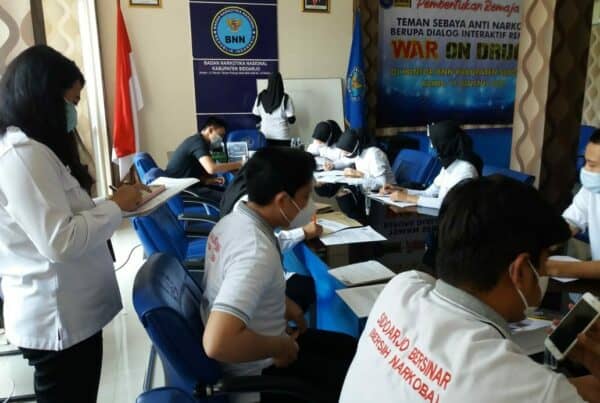 DIALOG INTERAKTIF PEMBENTUKAN REMAJA TEMAN SEBAYA ANTI NARKOBA