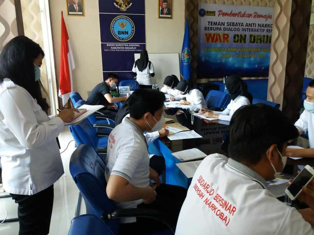 DIALOG INTERAKTIF PEMBENTUKAN REMAJA TEMAN SEBAYA ANTI NARKOBA DIALOG INTERAKTIF PEMBENTUKAN REMAJA TEMAN SEBAYA ANTI NARKOBA